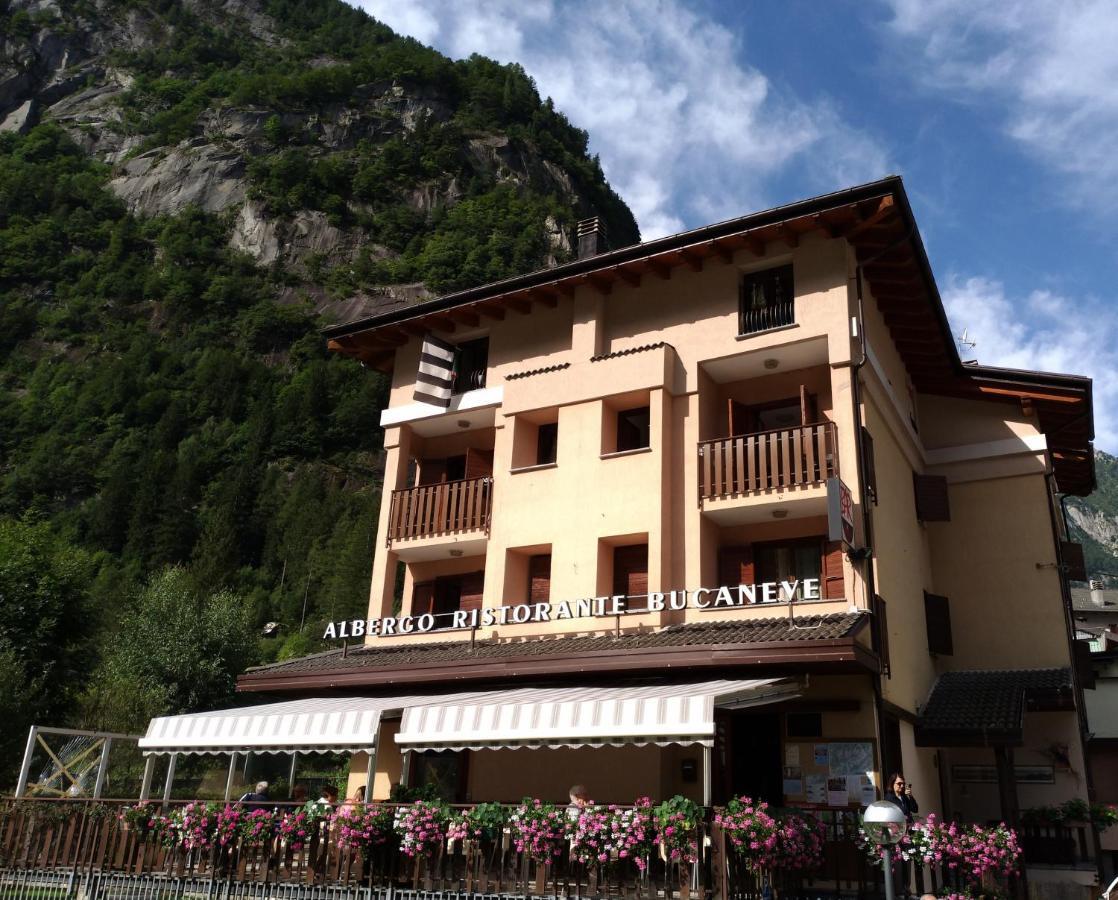 Hotel Ristorante Bucaneve San Martino (Sondrio) Exterior foto